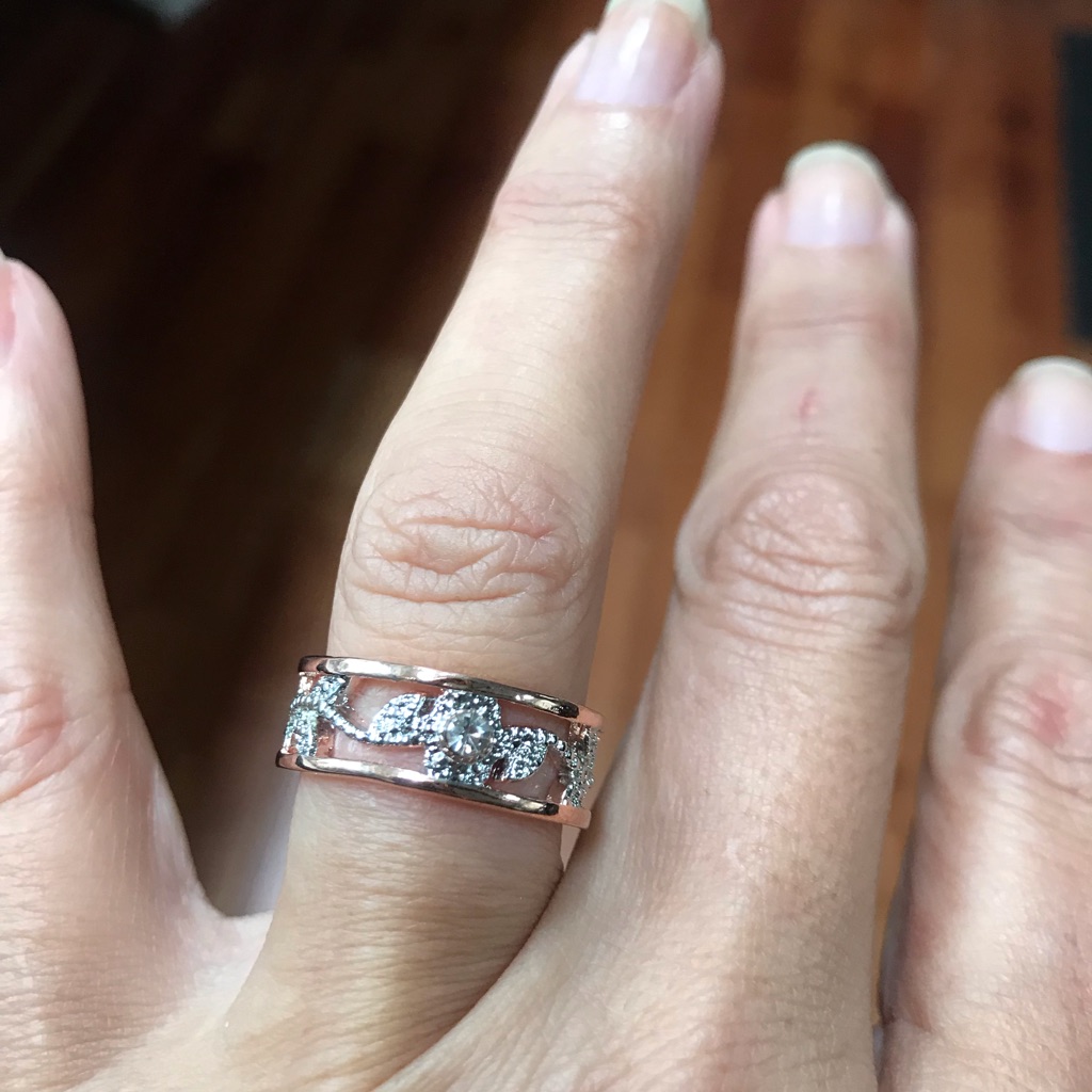 Beautiful Flower Band Ring